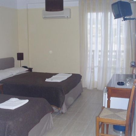 Delfinia Hotel Tinos Ruang foto
